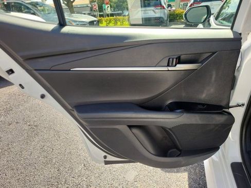 Used 2025 Toyota Camry SE FWD image 9