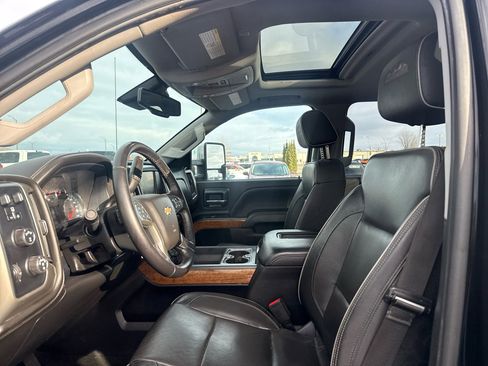 Used 2018 Chevrolet Silverado 2500 High Country image 9