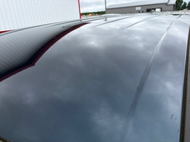 Used 2024 Chrysler Pacifica Touring-L FWD image 11