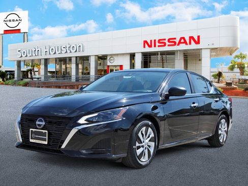 New 2025 Nissan Altima 2.5 S image 2