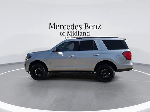 Used 2022 Ford Expedition XLT AWD/4WD image 5