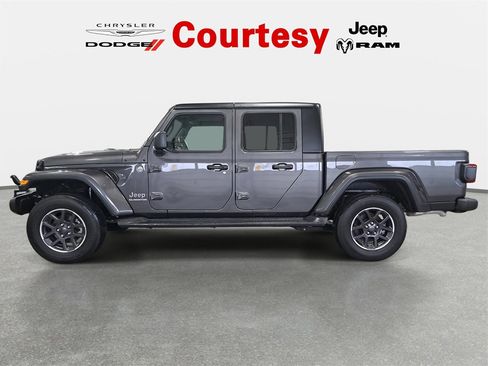 Certified 2022 Jeep Gladiator Overland w/ Popular Equipment Package image 6