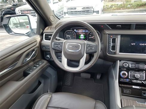 Used 2021 GMC Yukon Denali w/ Denali Ultimate Package image 12
