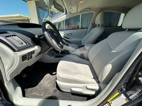 Used 2015 Toyota Prius Three FWD image 11
