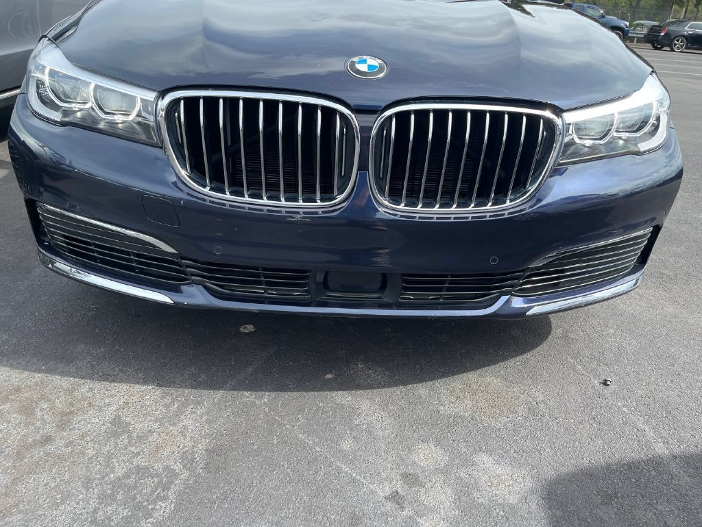 Used 2019 BMW 740i xDrive w/ Executive Package AWD/4WD image 10