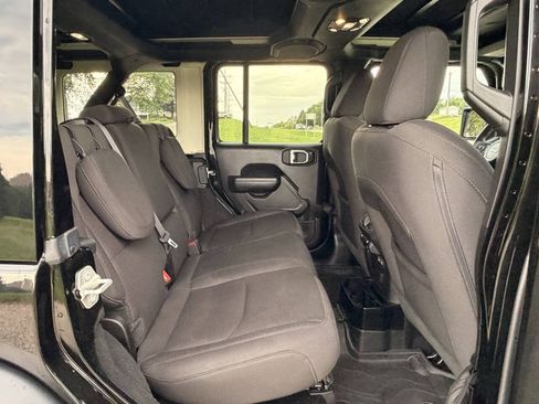 Used 2023 Jeep Wrangler Unlimited w/ Sun & Screen Package AWD/4WD image 31