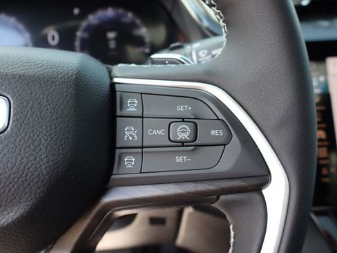 New 2026 Jeep Grand Cherokee Limited w/ Limited Altitude Package AWD/4WD image 16