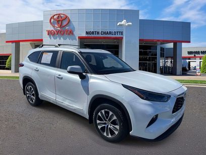 Used 2023 Toyota Highlander XLE