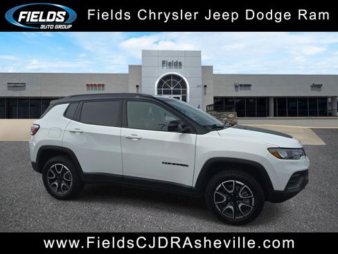 Used 2024 Jeep Compass Trailhawk AWD/4WD image 1