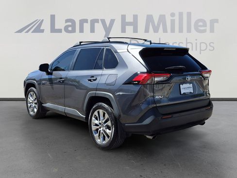 Used 2020 Toyota RAV4 XLE Premium AWD/4WD image 3