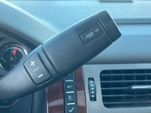 Used 2013 Chevrolet Tahoe LT w/ Luxury Package image 19