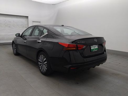 Used 2024 Nissan Altima 2.5 SV image 5