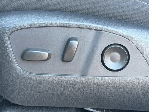 Used 2025 GMC Acadia Elevation FWD image 26