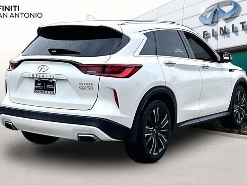 Used 2022 INFINITI QX50 Luxe w/ Appearance Package FWD image 2