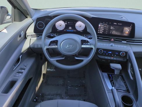 Certified 2024 Hyundai Elantra SEL FWD image 13