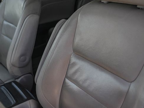 Used 2017 Toyota Sienna XLE w/ XLE Navigation Package FWD image 19