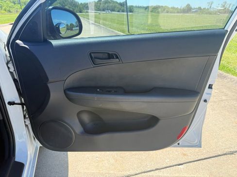 Used 2010 Hyundai Elantra GLS FWD image 19