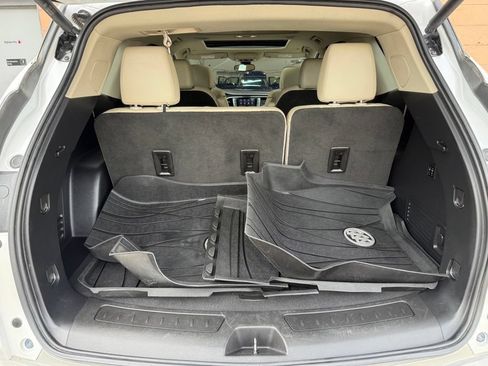 Used 2020 Buick Enclave Premium w/ Sun and Sites Package AWD/4WD image 20