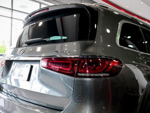 Used 2021 Mercedes-Benz GLS 450 4MATIC image 11