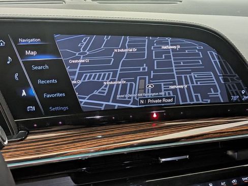 Certified 2024 Cadillac Escalade Premium Luxury w/ Performance Package AWD/4WD image 15