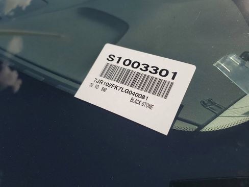 Used 2020 Volvo S60 T5 Momentum FWD image 4
