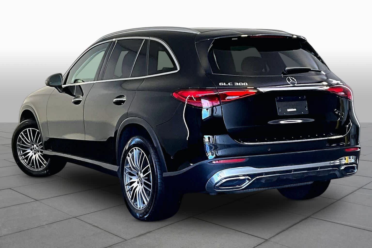 Used 2023 Mercedes-Benz GLC 300 4MATIC image 12