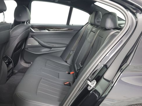 Used 2023 BMW 540i w/ Premium Package RWD image 32