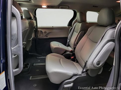 Certified 2024 Toyota Sienna XLE AWD/4WD image 11