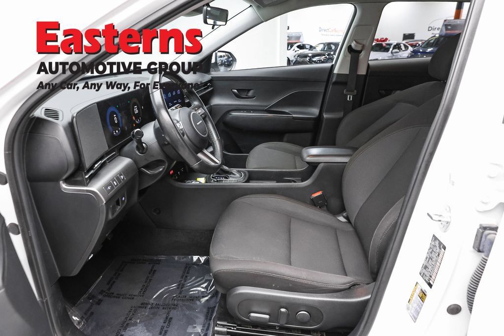 Used 2025 Hyundai Kona SEL FWD image 13