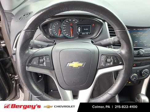 Certified 2022 Chevrolet Trax LT w/ Sport Edition image 21