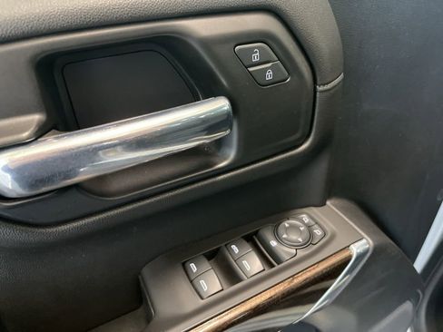Used 2021 Chevrolet Silverado 1500 LT AWD/4WD image 4