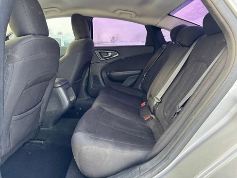 Used 2015 Chrysler 200 Limited image 16