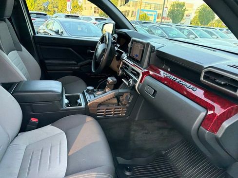 Certified 2025 Toyota Tacoma TRD Sport AWD/4WD image 11