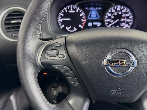 Used 2015 Nissan Pathfinder Platinum w/ Family Entertainment Package AWD/4WD image 49
