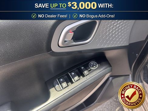 Used 2022 Kia Soul LX FWD image 16