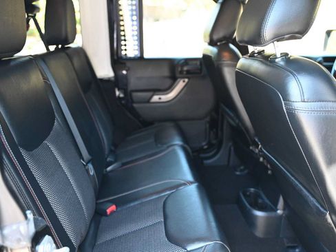 Used 2016 Jeep Wrangler Unlimited Sahara AWD/4WD image 20
