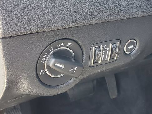 Used 2017 Chrysler 300 S AWD/4WD image 12