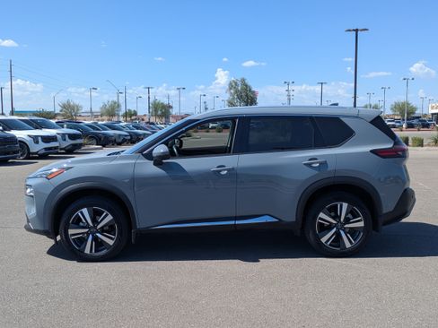 Used 2023 Nissan Rogue SL w/ SL Premium Package FWD image 2