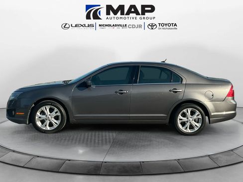 Used 2012 Ford Fusion SE image 2