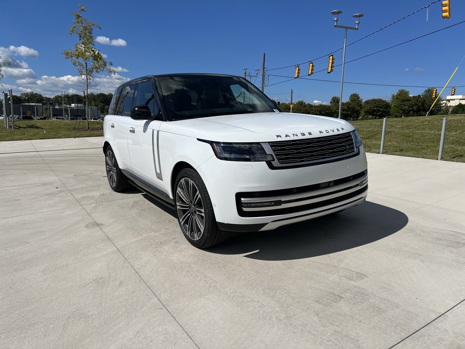 Used 2024 Land Rover Range Rover Autobiography AWD/4WD image 1