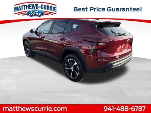 Used 2025 Chevrolet Trax RS w/ Sunroof Package image 6