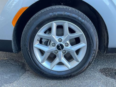 Used 2025 Kia Soul LX w/ LX Technology Package image 25