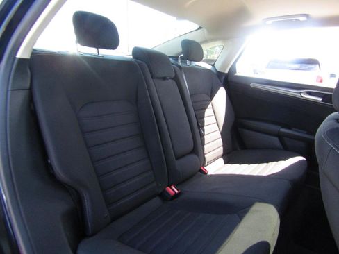 Used 2020 Ford Fusion SE FWD image 22