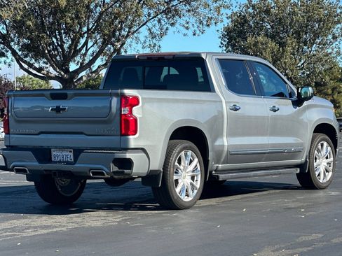 Used 2025 Chevrolet Silverado 1500 High Country AWD/4WD image 4