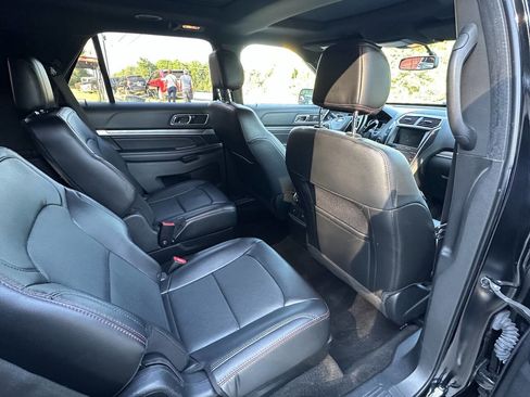 Used 2016 Ford Explorer Sport w/ Equipment Group 401A AWD/4WD image 18