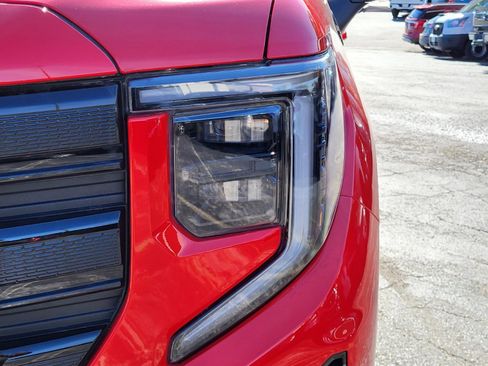 Used 2024 GMC Sierra 1500 Elevation w/ LPO, Elevation Black Package image 10