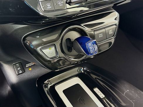 Used 2016 Toyota Prius Four Touring w/ Premium Convenience Package image 17