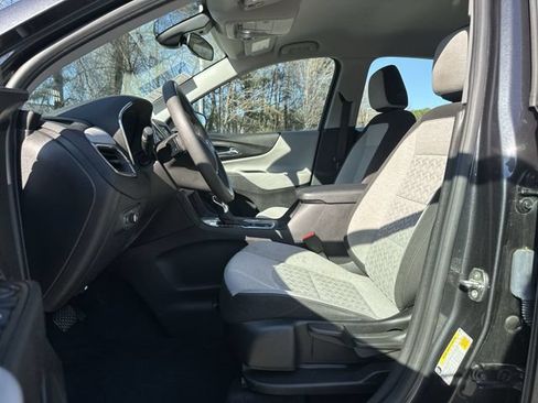 Used 2022 Chevrolet Equinox LS w/ LPO, Floor Liner Package FWD image 12