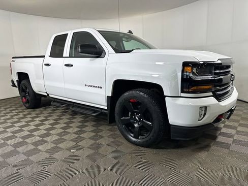 Used 2018 Chevrolet Silverado 1500 LT w/ Redline Edition image 2