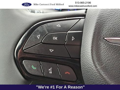 Used 2022 Chrysler Pacifica Touring-L w/ S Appearance Package image 16